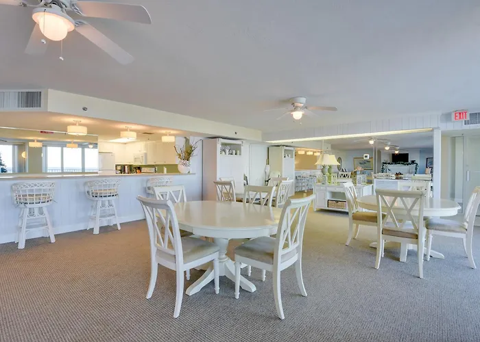 Beachfront Condo W/ Pool Access In Ponce Inlet